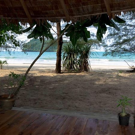 Hotel Tawan Bar And Bungalow Ko Phra Thong Exterior foto