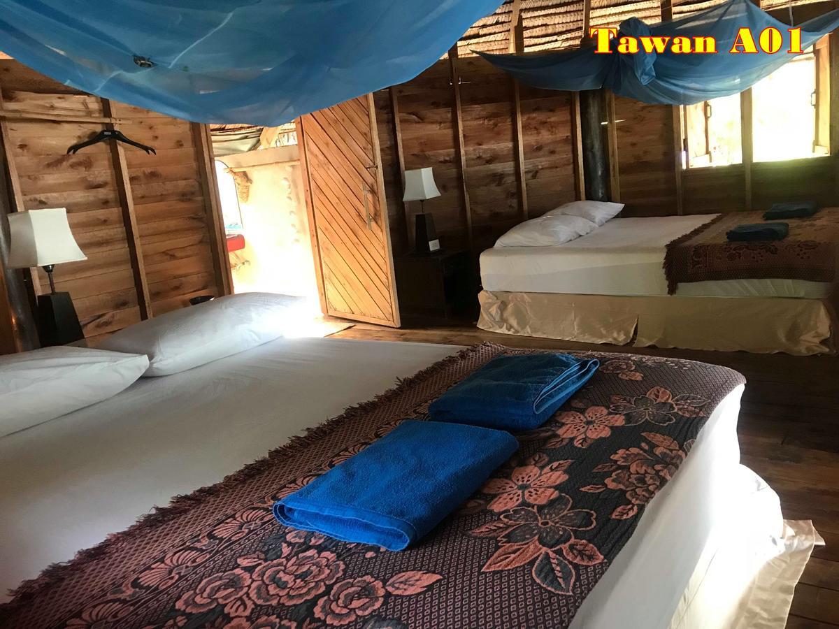 Hotel Tawan Bar And Bungalow Ko Phra Thong Exterior foto