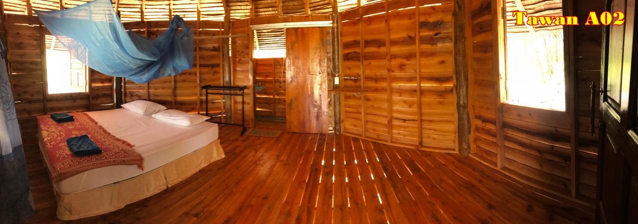 Hotel Tawan Bar And Bungalow Ko Phra Thong Exterior foto