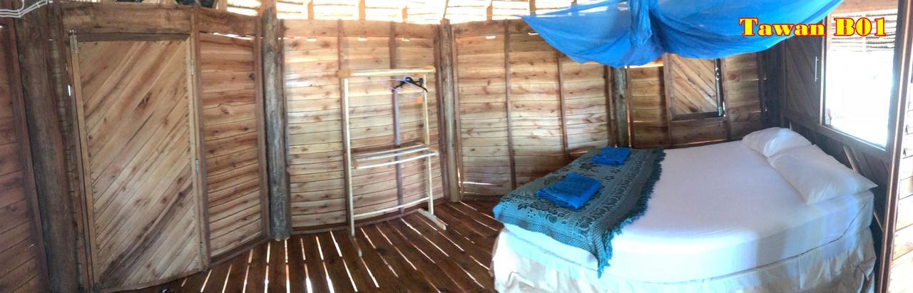 Hotel Tawan Bar And Bungalow Ko Phra Thong Exterior foto